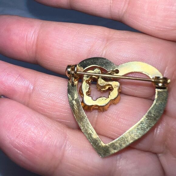 Vintage Aquamarine Dangle Heart Gold Tone Brooch - Picture 4 of 7